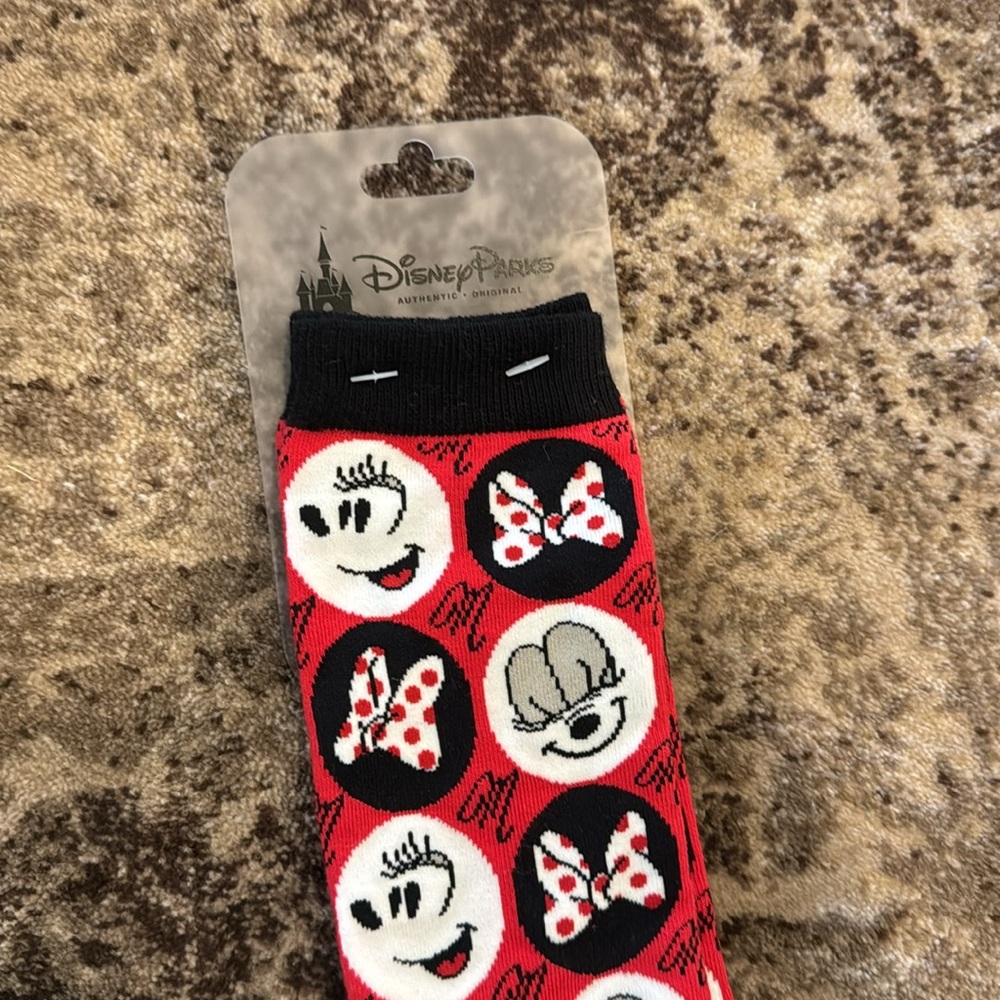Minnie Mouse shirts and socks - Picture 2 of 7